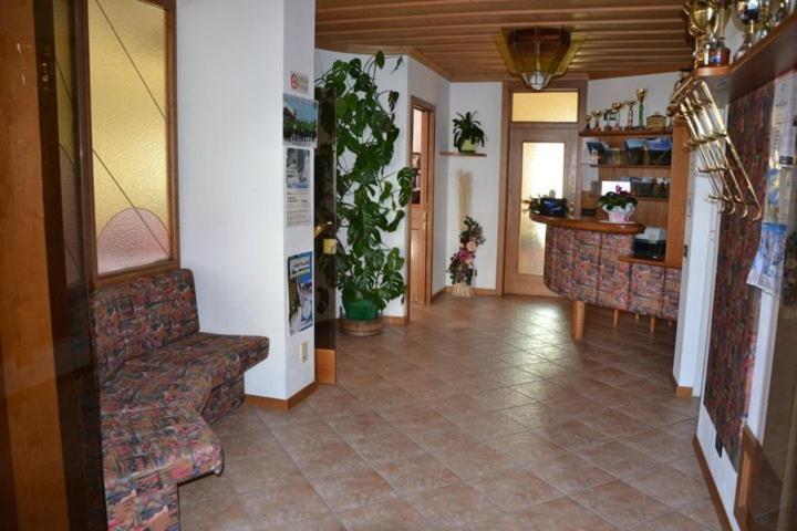 Hotel Meuble Rosalpina Isolaccia Exterior foto